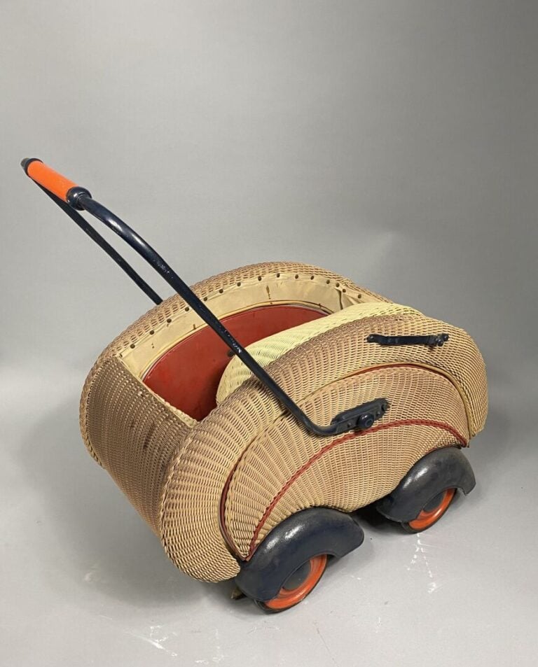 Landau en osier tressé - H: (env) 70 cm - (en l'état)