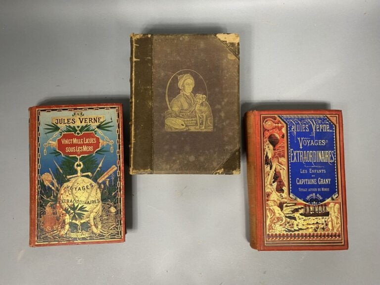 Lot de volumes reliés comprenant Jules Verne Voyages extraordinaires, Les conte…