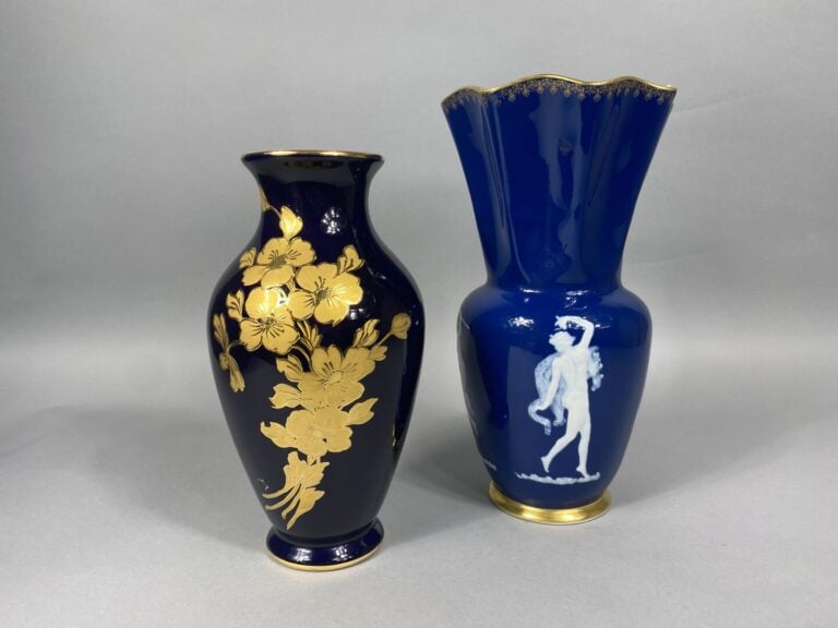 Marcel HAUTFRIASSE à LIMOGES - Vase balustre en barbotine à haut col chantourné…