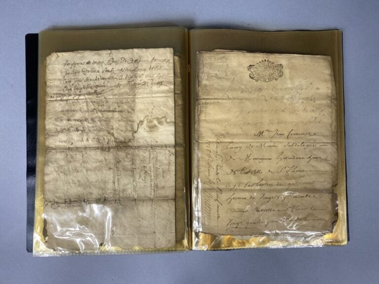 Réunion de documents concernant principalement le couvent des religieuses de la…