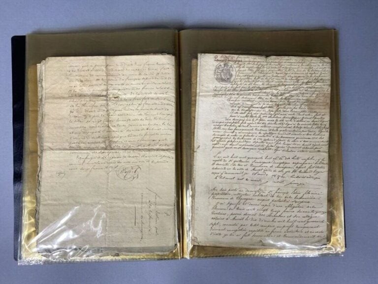 Réunion de documents concernant principalement le couvent des religieuses de la…
