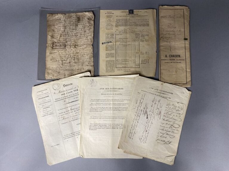 Réunion de documents concernant principalement le couvent des religieuses de la…