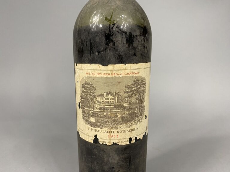 Une bouteille, Château LAFITE ROTHSCHILD, 1953 - (étiquette et capsules abîmées…
