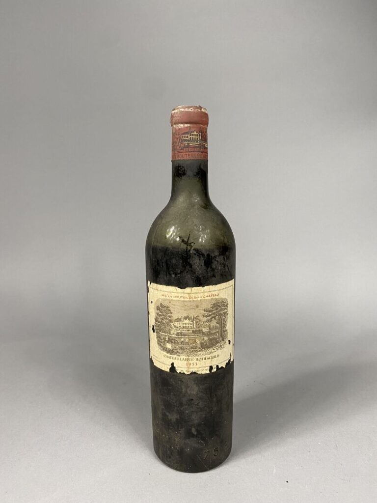 Une bouteille, Château LAFITE ROTHSCHILD, 1953 - (étiquette et capsules abîmées…
