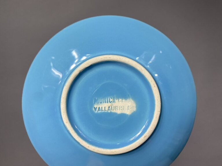 VALLAURIS - Partie de service à thé en céramique émaillée en partie bleue compr…