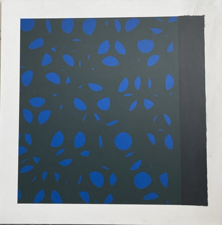 Composition forme bleue, noire sur fond gris , - Acrylique sur toile, - 80 x 80…