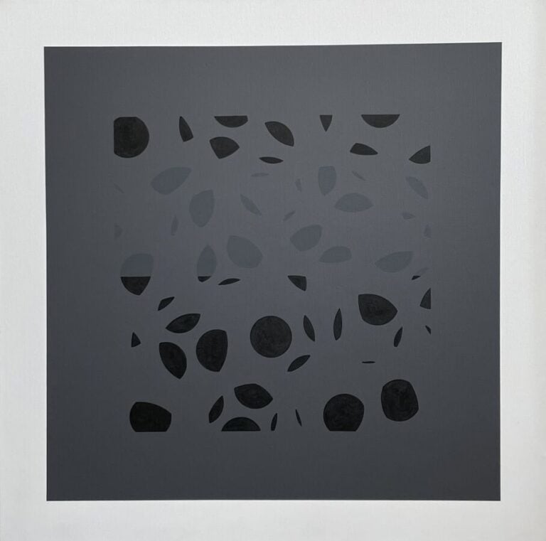 Composition forme noire sur fond gris - Acrylique sur toile, - 80 x 80 cm