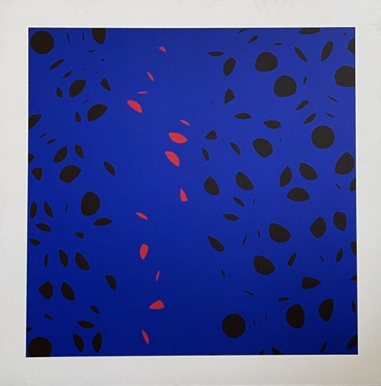 Composition rouge, noire sur fond bleu - Acrylique sur toile, numéro 70 au dos…