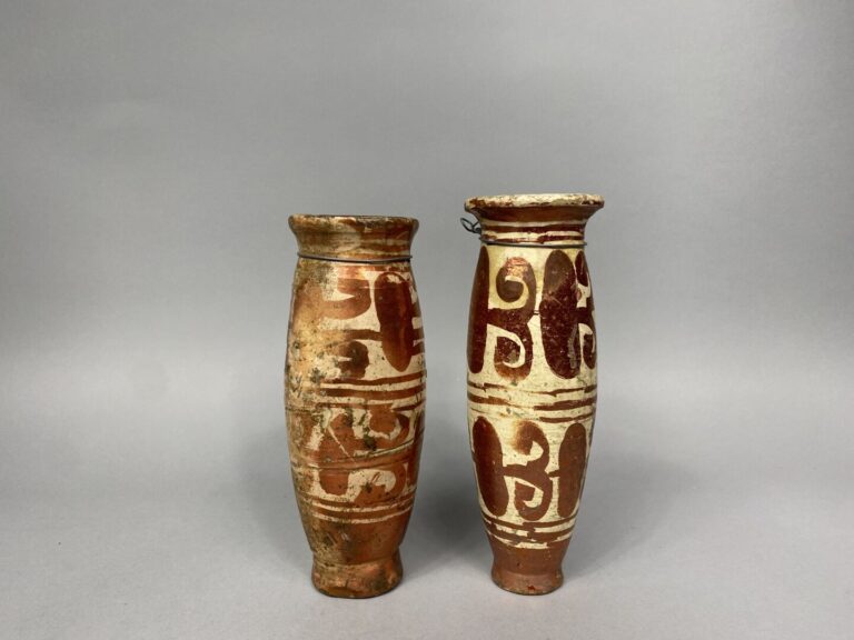 ESPAGNE, Manisès ou Valence - Deux vases fuselés pouvant former paire en faïenc…