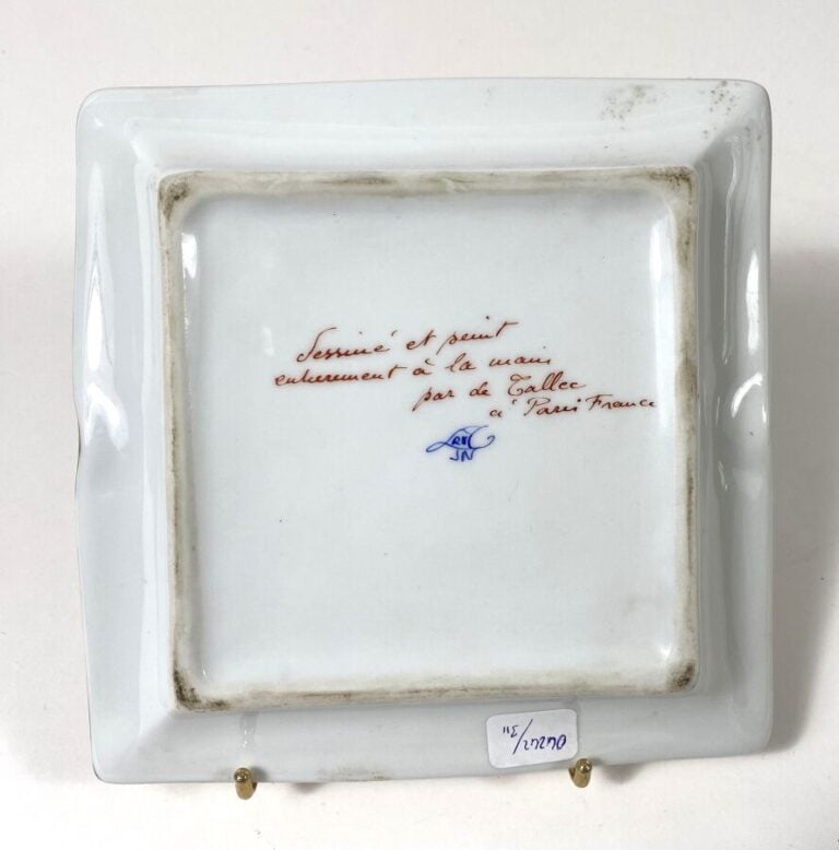 LE TALLEC.Vide-poche en porcelaine à décor émaillé d'oiseaux dans des branchage…