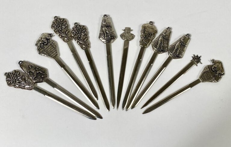 Lot de 19 ATELETS divers dont Christofle, anglais etc..