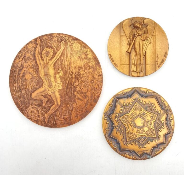Lot de 3 MEDAILLES : - - Notre-Dame de Strasbourg/ Alain Paoli (6.7 cm) - - Cit…
