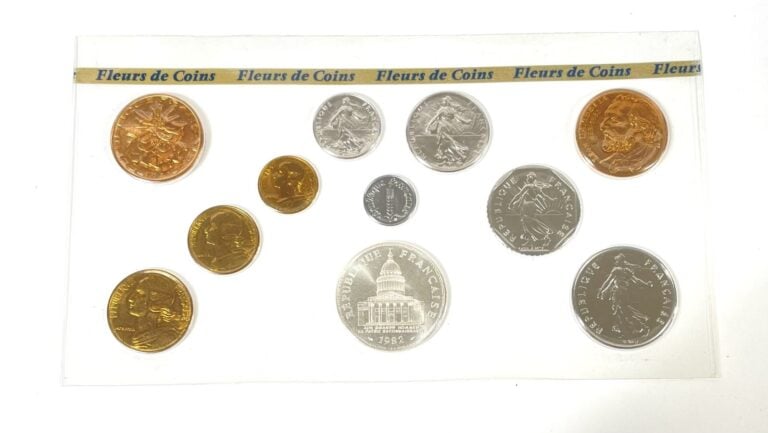 MONNAIE DE PARIS - Coffret "Fleurs de Coins 1982 " - Valeurs faciales 1ct à 100…