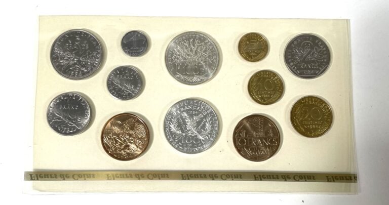 MONNAIE DE PARIS - Coffret "Fleurs de Coins 1984" - Valeurs faciales 1ct à 100…