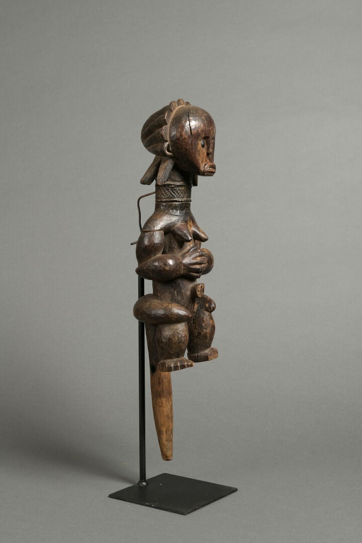 Statue féminine - FANG, - "NGUMBA", Cameroun - Le Byeri est une sculpture qui s…