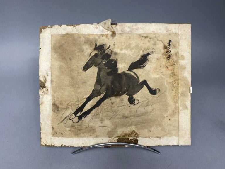 Chine - Cheval au galop - Deux estampes sur soie contrecollées sur carton - Sig…