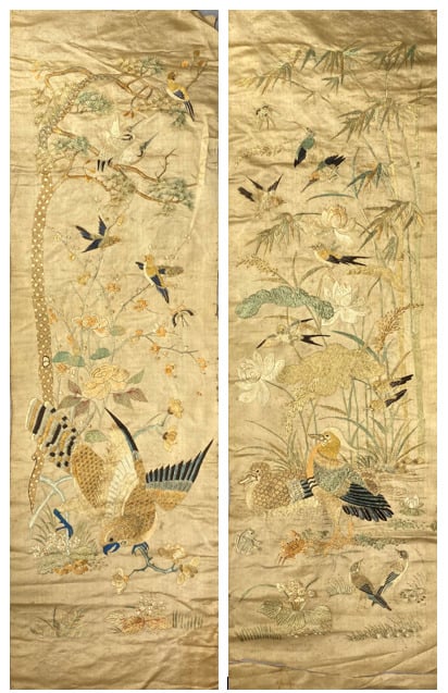 Chine - Ensemble de deux tissus brodés à riche décor pour l'un de canards, crab…