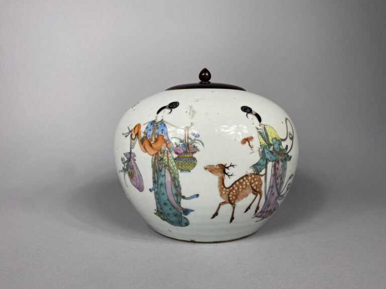 Chine - Pot à gingembre en porcelaine émaillée dans le style de la famille rose…