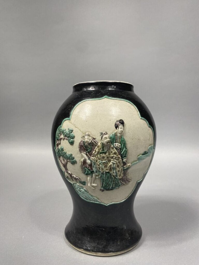 Chine - Potiche en céramique émaillée dans le style de la famille verte à décor…