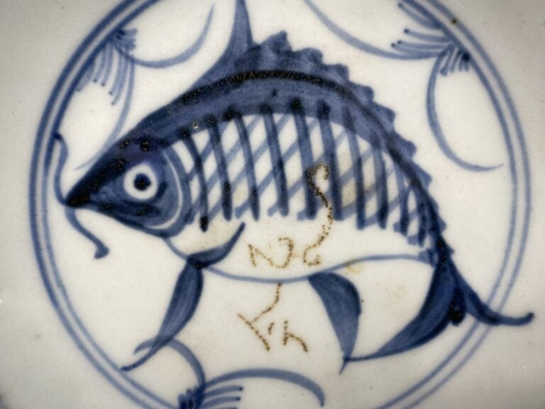 Chine/ Vietnam - Ensemble de deux assiettes en porcelaine bleu blanc à décor po…
