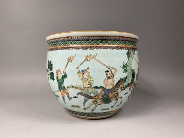 Chine, XIXe - Aquarium / vasque à poissons en porcelaine émaillée dans le style…