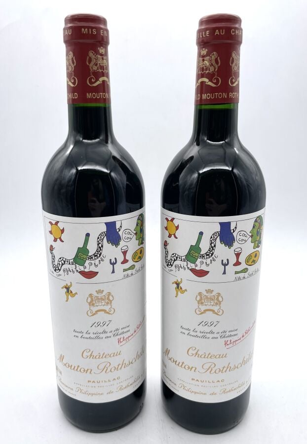 Deux bouteilles de Château MOUTON ROTHSCHILD - 1er Gcc Pauillac. 1997.