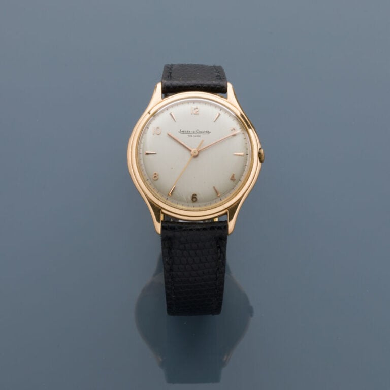 JAEGER LECOULTRE - BRACELET MONTRE ronde en or jaune (750‰). Cadran satiné, chi…