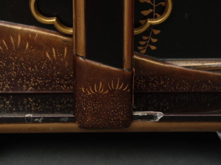 JAPON - XIXème siècle - Jû'bako (boîte à pique-nique) laquée à décor d'un pin (…
