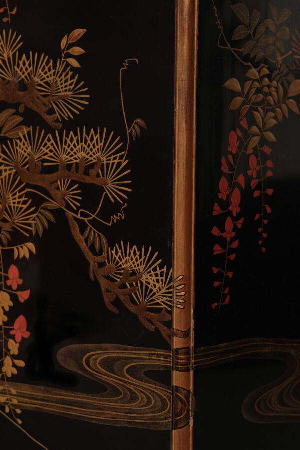 JAPON - XIXème siècle - Jû'bako (boîte à pique-nique) laquée à décor d'un pin (…