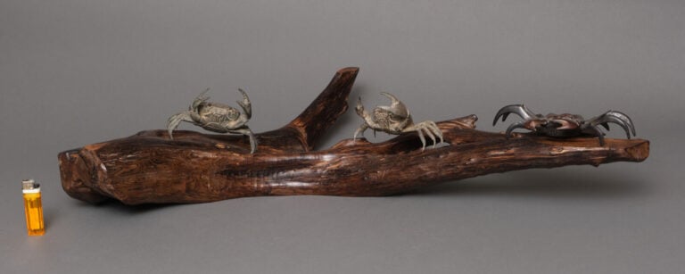JAPON - XIXème-XXème siècle - Trois okimono en bronze patiné en forme de crabes…
