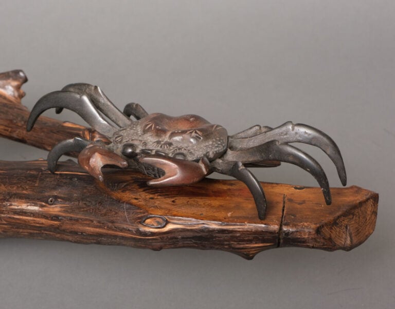 JAPON - XIXème-XXème siècle - Trois okimono en bronze patiné en forme de crabes…
