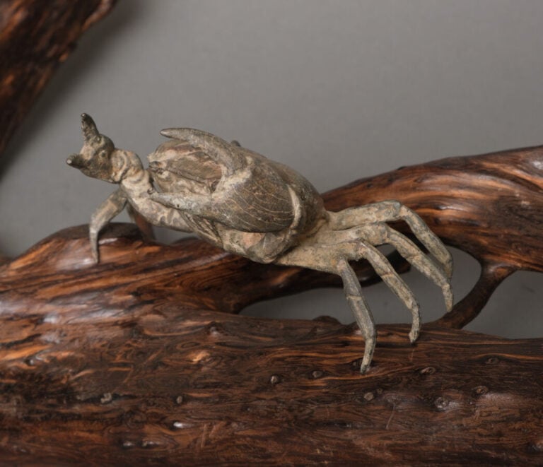 JAPON - XIXème-XXème siècle - Trois okimono en bronze patiné en forme de crabes…