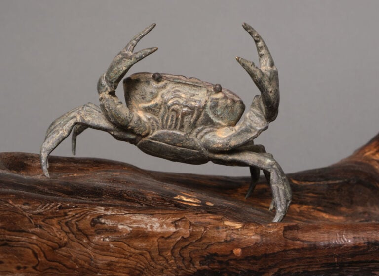 JAPON - XIXème-XXème siècle - Trois okimono en bronze patiné en forme de crabes…