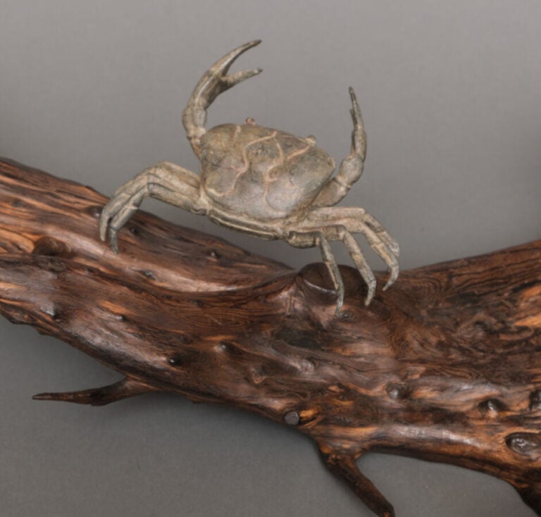 JAPON - XIXème-XXème siècle - Trois okimono en bronze patiné en forme de crabes…