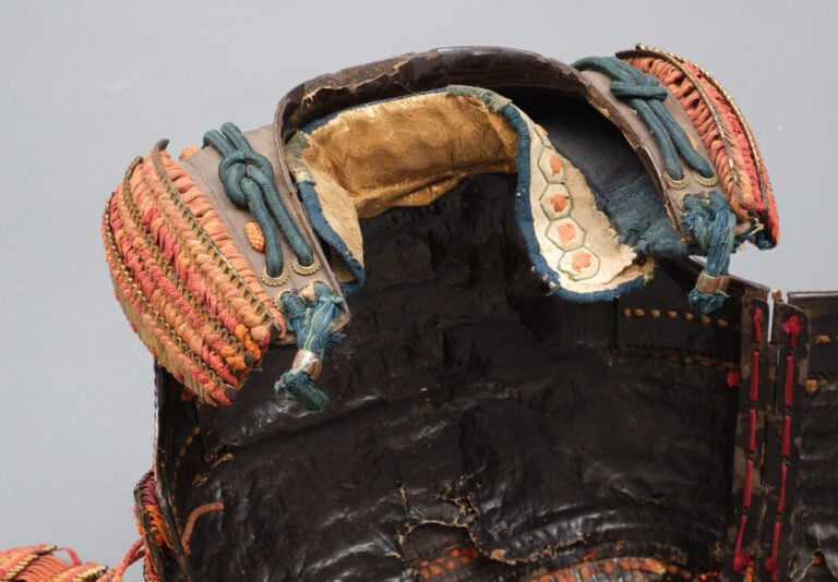 JAPON - XVIIIème -XIXème siècle - Armure dorée de la période Edo avec des cordo…