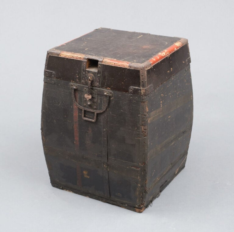 JAPON - XVIIIème -XIXème siècle - Armure dorée de la période Edo avec des cordo…