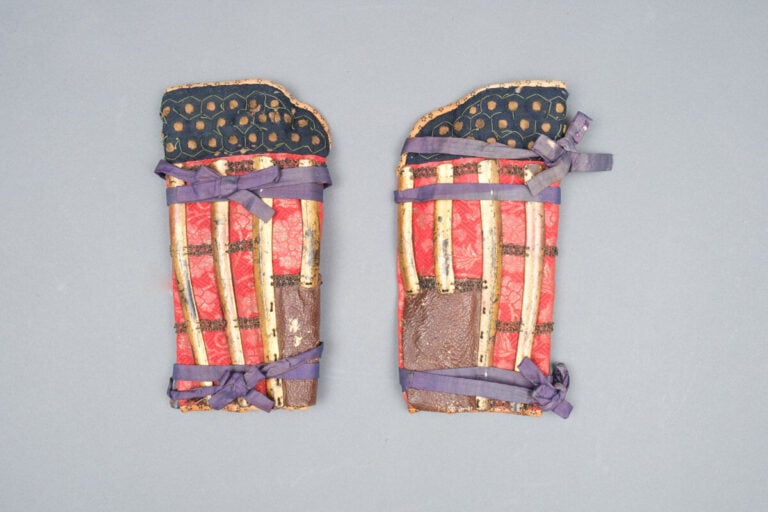 JAPON - XVIIIème -XIXème siècle - Armure dorée de la période Edo avec des cordo…