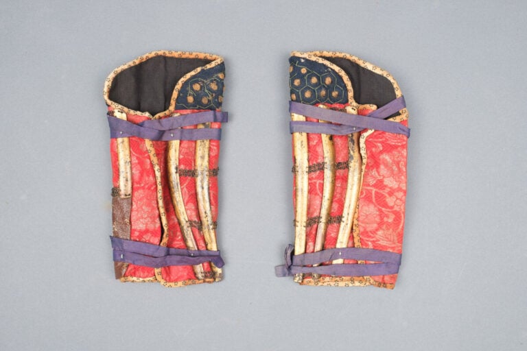 JAPON - XVIIIème -XIXème siècle - Armure dorée de la période Edo avec des cordo…