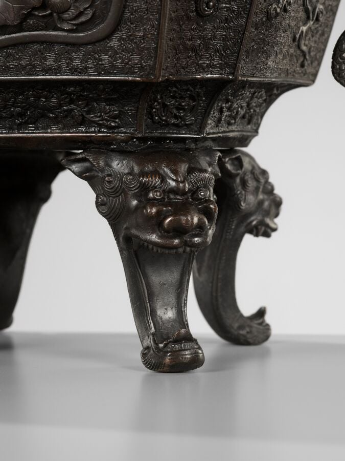 JAPON XVIIIème - XIXème siècle - Grand Koro (brûleur d'encens) en bronze de la…