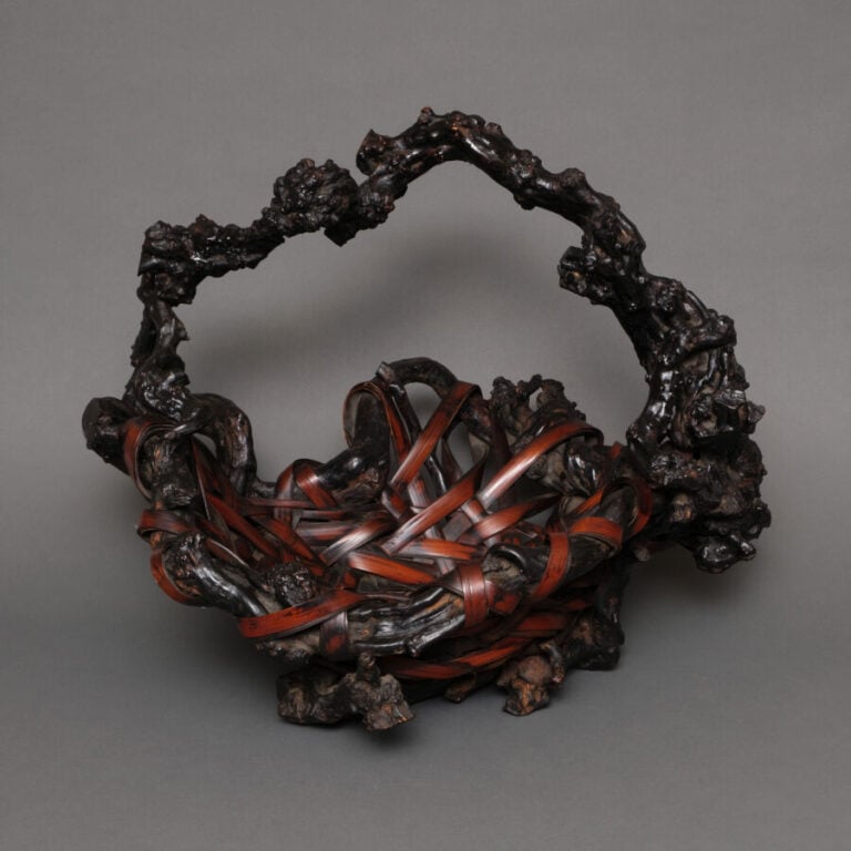 JAPON - XXème siècle - Grand ikebana (hanakago) en bambou et bois tressé, pério…