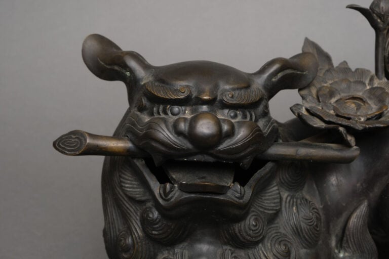 JAPON - XXème siècle - Okimono en bronze patiné brun foncé de la période Taish…