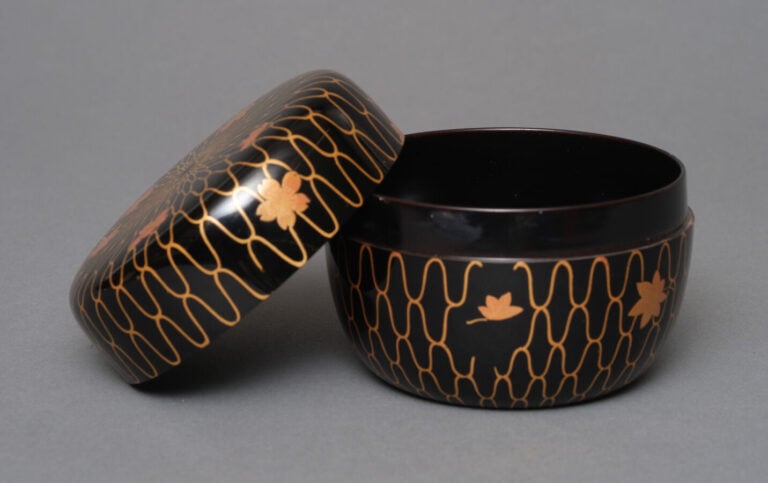 JAPON - XXème siècle - Période Shôwa (1926-1989). - Boîte à thé en laque (natsu…