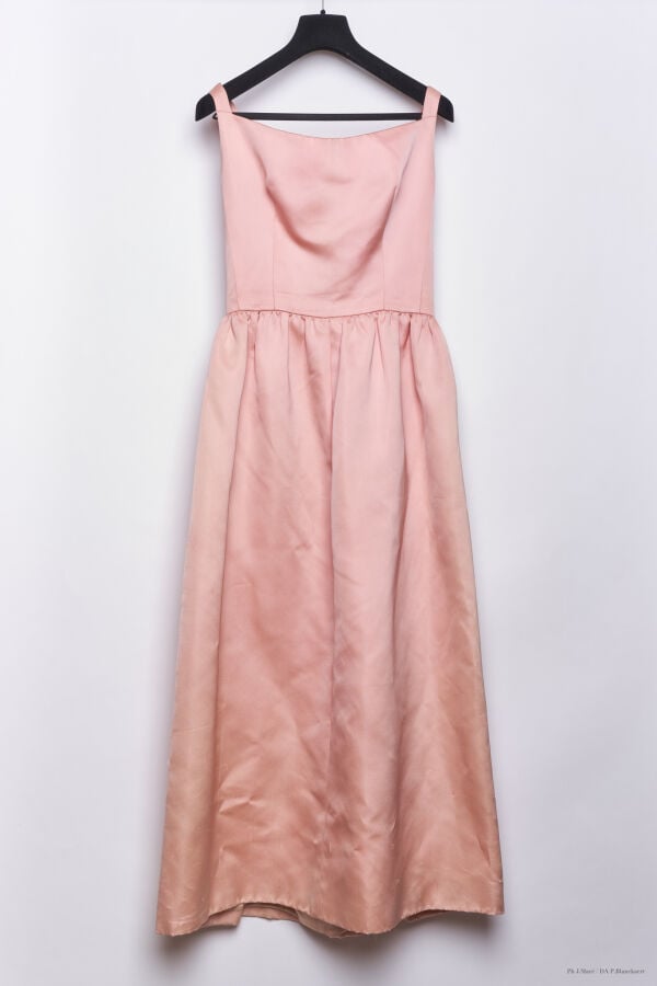 MARC VAUGHAN - 1960'S - ENSEMBLE : ROBE, BOLÉRO - CARNET DE BAL - SATIN DUCHESS…