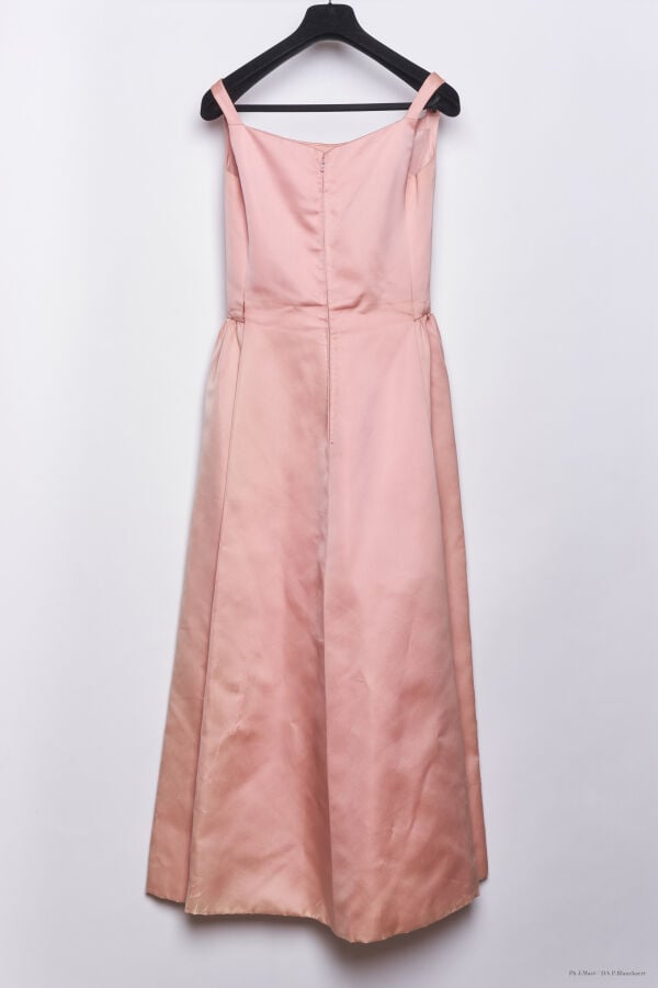 MARC VAUGHAN - 1960'S - ENSEMBLE : ROBE, BOLÉRO - CARNET DE BAL - SATIN DUCHESS…