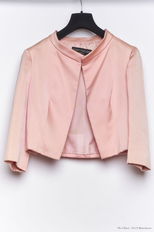 MARC VAUGHAN - 1960'S - ENSEMBLE : ROBE, BOLÉRO - CARNET DE BAL - SATIN DUCHESS…