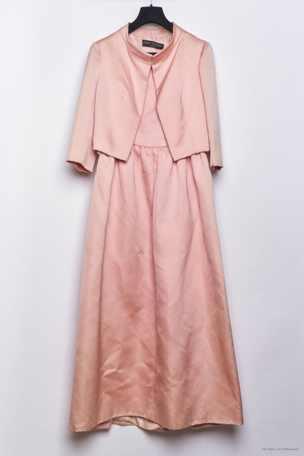 MARC VAUGHAN - 1960'S - ENSEMBLE : ROBE, BOLÉRO - CARNET DE BAL - SATIN DUCHESS…