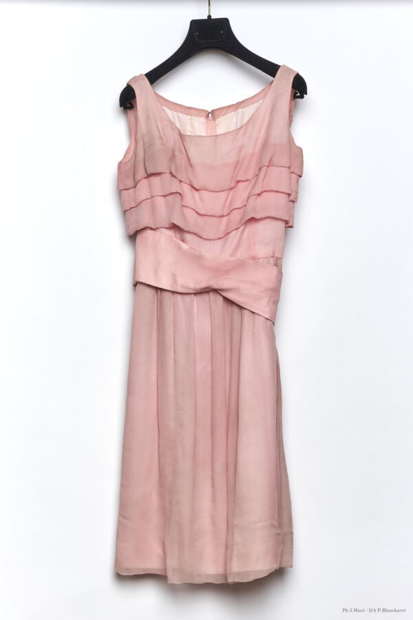 MARC VAUGHAN - 1960'S - ROBE - MOUSSELINE CRÉPON - ROSE - SANS GRIFFE - PROVENA…