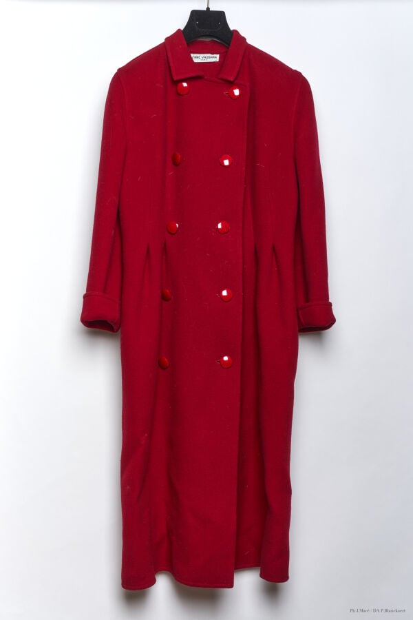 MARC VAUGHAN - 1970'S - MANTEAU - LAINAGE DOUBLE FACE - GROSEILLE - DEUX POCHES…