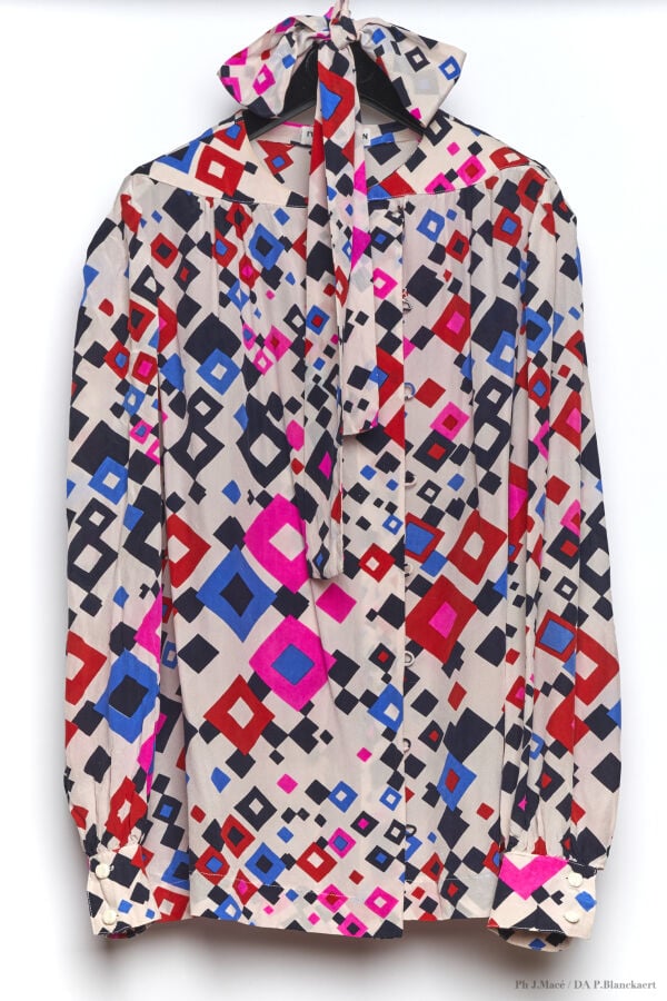 MARC VAUGHAN - 1970/80'S - SIX BLOUSES - SOIE - DIVERSES - CERTAINES IMPRIMÉES,…