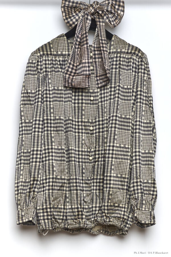 MARC VAUGHAN - 1980'S - CINQ BLOUSES - SOIE - DIVERSES - CERTAINES IMPRIMÉES, F…